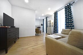 CASA VERDE Comfortable Air-Conditioned
