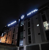 Orlando's Hotel