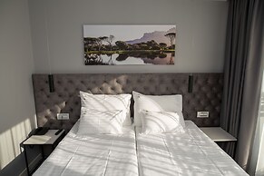 H41 Luxury Suites