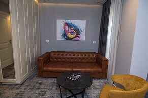 H41 Luxury Suites