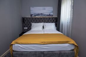 H41 Luxury Suites