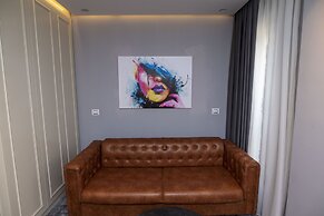 H41 Luxury Suites