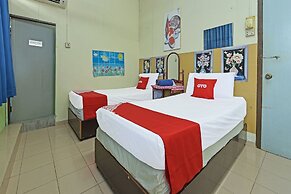 Spot On 90625 Super Green Grass Hotel