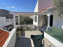 Charming two Bedroom Fisherman's House on Kea