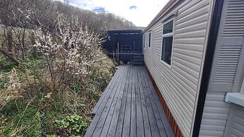 Charming 3-bed Caravan Cymtydu