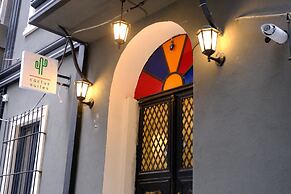Cactus Suites