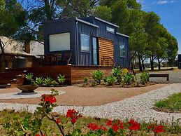 The Pink Lake Tiny House - 'peony'