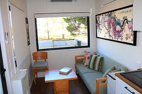 The Pink Lake Tiny House - 'peony'