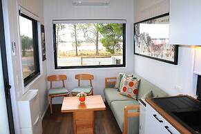 The Pink Lake Tiny House - 'peony'