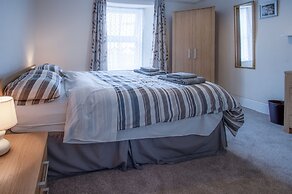 Dragons Den - 2 Bedroom Apartment - Tenby