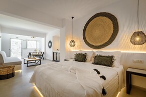 THEALOS SANTORINI