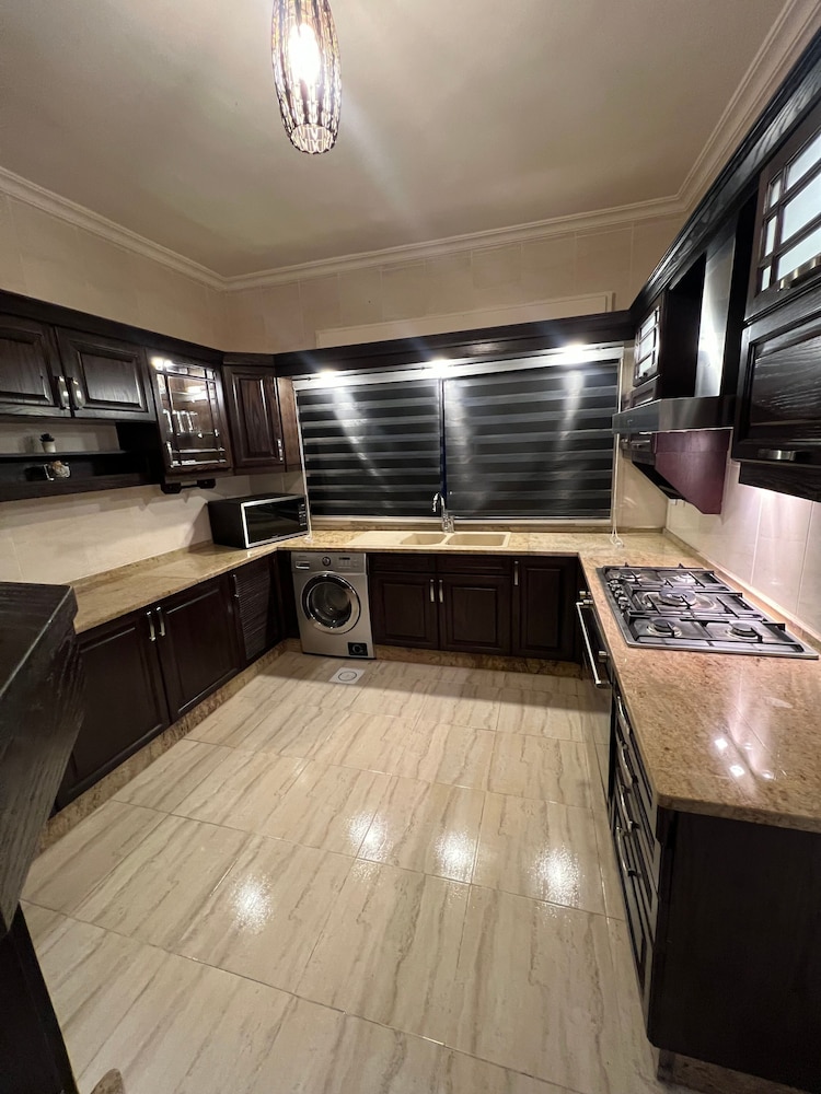 3 Bedroom Apartment Of 200m JRE