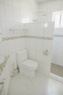 Spacious 4-bedroom Apartment 2 km From Eagle Beach