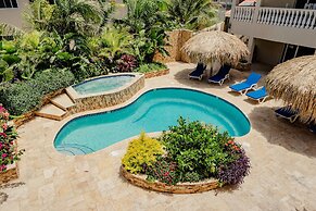 Spacious 4-bedroom Apartment 2 km From Eagle Beach