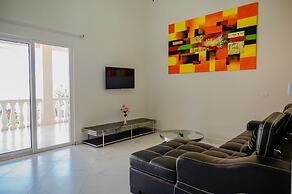 Spacious 4-bedroom Apartment 2 km From Eagle Beach