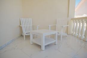 Huge 4-bedroom Apartment 2 km From Eagle Beach