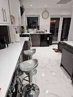 Beautiful and Modern House in Gravesend