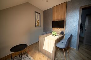 Manoir Apartments