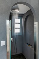 BlackStone Luxury Suites