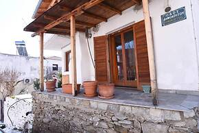 2 Bedroom Art House in Kavala