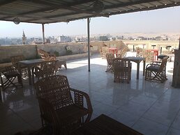 ZEINA PYRAMIDS INN