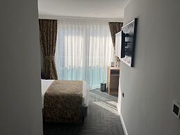 Cepnis Hotel