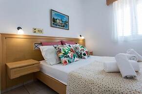 Artemis Hotel