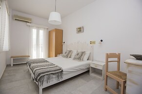 Artemis Hotel
