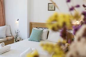 Artemis Hotel