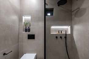 Artemis Hotel
