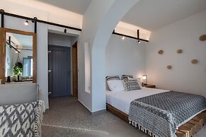 Artemis Hotel