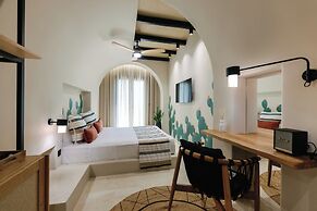 Artemis Hotel