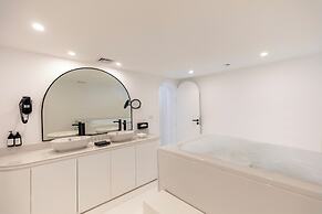 White Hills Resort