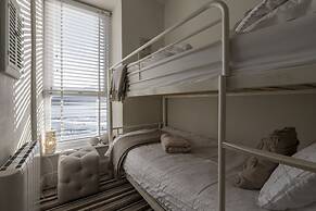 Harbour View - Flat 2 - Tudor House