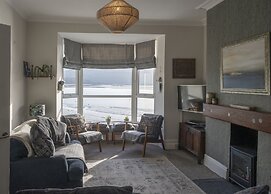 Harbour View - Flat 2 - Tudor House