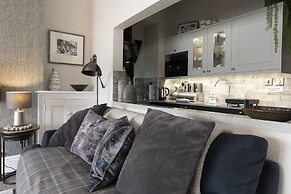 Harbour View - Flat 2 - Tudor House