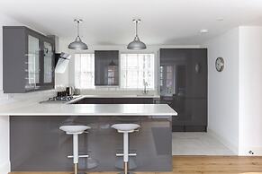 Hampden Apartments - The Louis