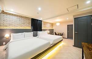 Masan First Class Hotel