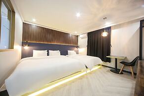 Masan First Class Hotel