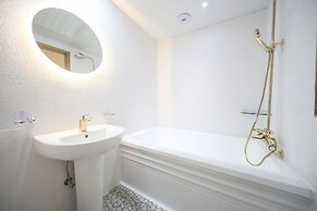 Masan First Class Hotel