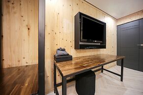 Masan First Class Hotel
