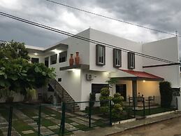 Hotel Garden Suites Tonlá