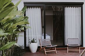 RED SUNSET VILLA CANGGU 5 MIN WALK BEACH