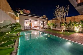 RED SUNSET VILLA CANGGU 5 MIN WALK BEACH
