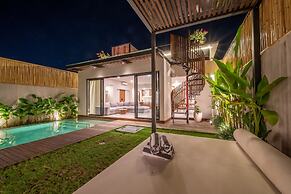 RED SUNSET VILLA CANGGU 5 MIN WALK BEACH