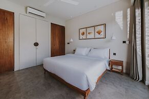 RED SUNSET VILLA CANGGU 5 MIN WALK BEACH