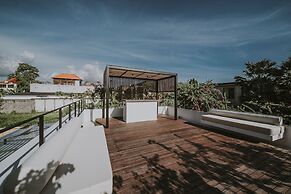 RED SUNSET VILLA CANGGU 5 MIN WALK BEACH
