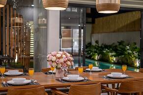 RED SUNSET VILLA CANGGU 5 MIN WALK BEACH