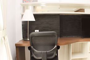 Cozy Studio At Azalea Suites Apartment