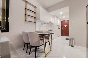 Scenic And Restful 2Br Sky House Bsd Apartment